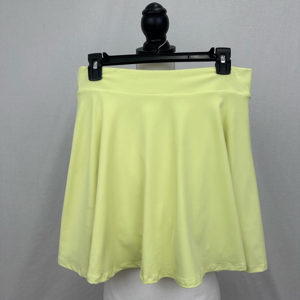 NWT Fabletics Flounce Skirt - LG - Lemon Crème skirt w/built-in shorts & pockets - Picture 4 of 16